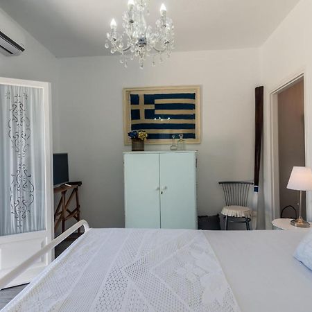 Maison Triantatria Plaka  Buitenkant foto