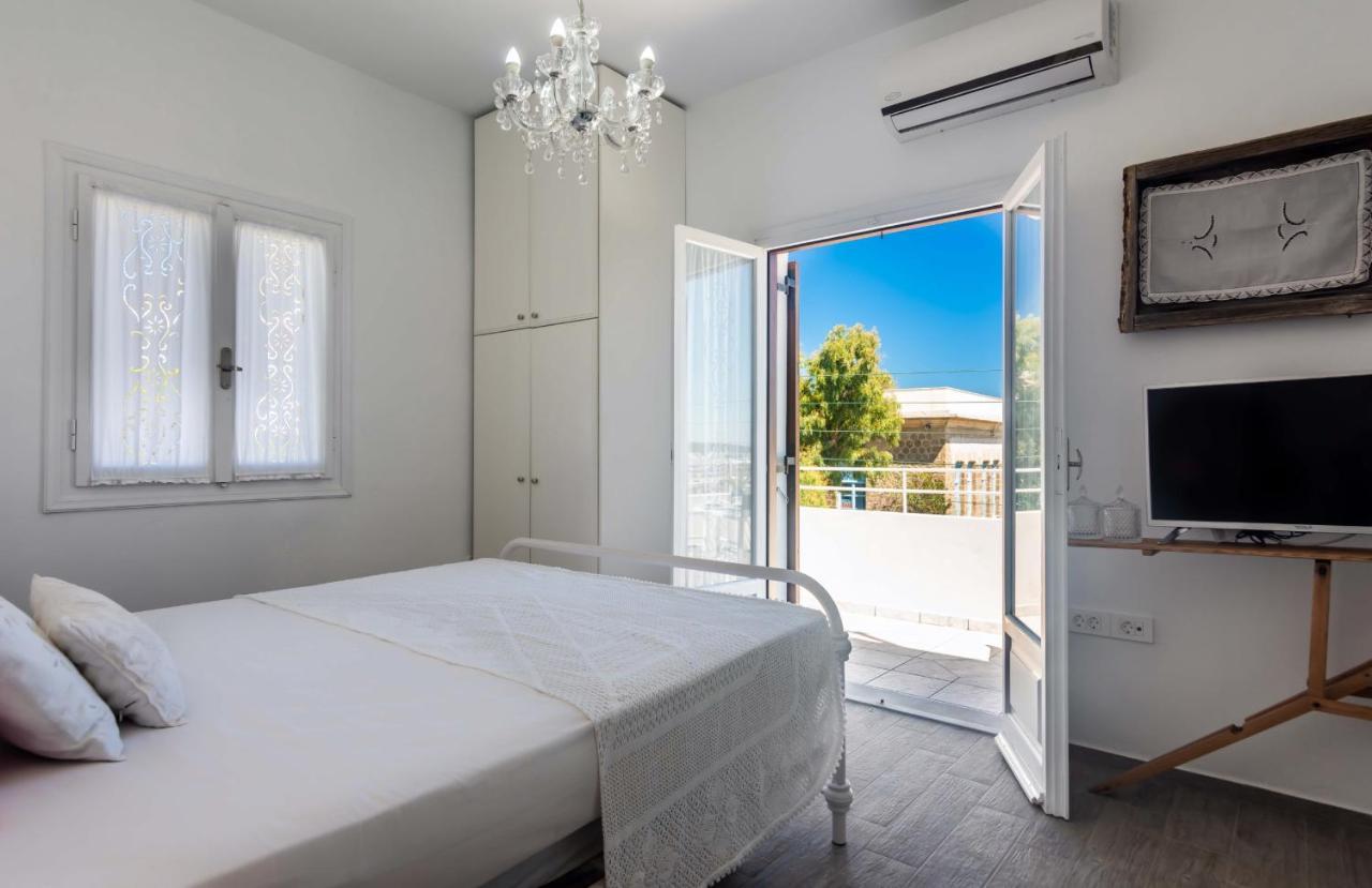 Maison Triantatria Plaka  Buitenkant foto